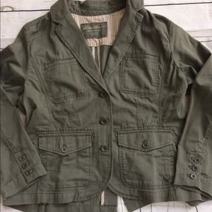 Eddie Bauer Women’s Light Weight Jacket Size P16